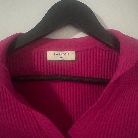 Babaton Aritzia Top Size XXS but fits a small - Picture 2 of 3